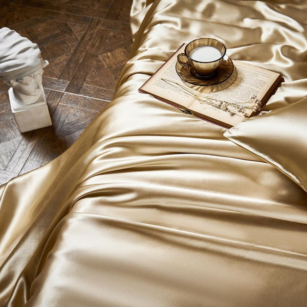 Deluxe Silk Bedding Set - Image 4