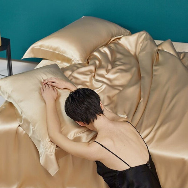 Deluxe Silk Bedding Set - Image 5